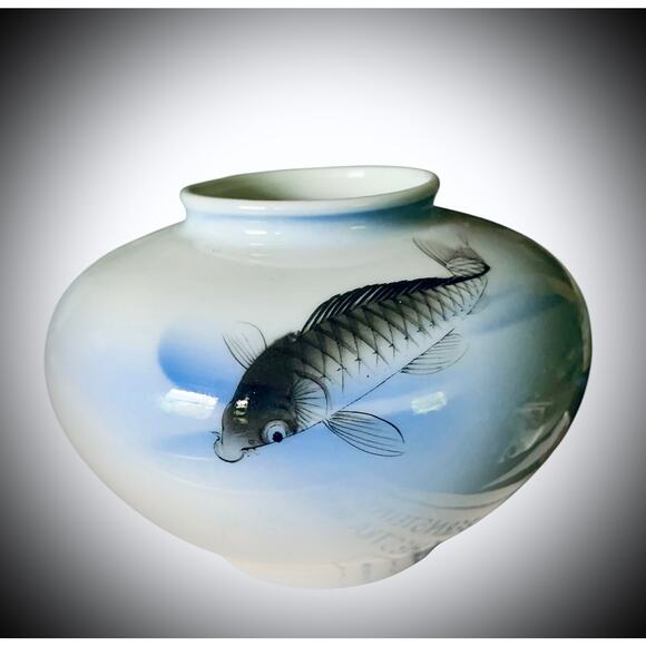 Fukagawa Arita Japanese Porcelain Koi Small Vase - Picture 1 of 3